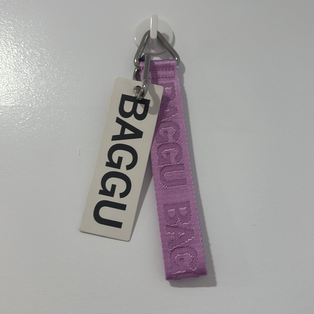 BAGGU Bright Pink Keychain - Picture 2 of 3